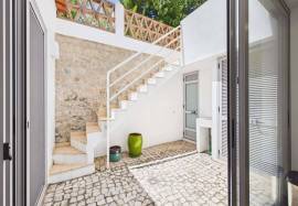 Tavira centre 2 bedroom townhouse with patio & large sun terrace Tavira centre 2 bedroom townhouse with patio & large sun terrace