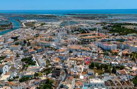 Tavira centre 2 bedroom townhouse with patio & large sun terrace Tavira centre 2 bedroom townhouse with patio & large sun terrace