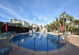 SUCCESSFUL COMMERCIAL BUSINESS - SWIMMING POOL BAR AND RESTAURANT - 15 HOLE CRAZY GOLF COURSE SUCCESSFUL COMMERCIAL BUSINESS - SWIMMING POOL BAR AND RESTAURANT - 15 HOLE CRAZY GOLF COURSE