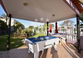 SUCCESSFUL COMMERCIAL BUSINESS - SWIMMING POOL BAR AND RESTAURANT - 15 HOLE CRAZY GOLF COURSE SUCCESSFUL COMMERCIAL BUSINESS - SWIMMING POOL BAR AND RESTAURANT - 15 HOLE CRAZY GOLF COURSE