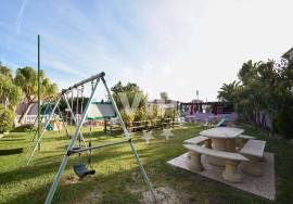 SUCCESSFUL COMMERCIAL BUSINESS - SWIMMING POOL BAR AND RESTAURANT - 15 HOLE CRAZY GOLF COURSE SUCCESSFUL COMMERCIAL BUSINESS - SWIMMING POOL BAR AND RESTAURANT - 15 HOLE CRAZY GOLF COURSE