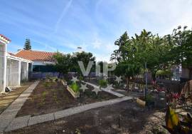 SUCCESSFUL COMMERCIAL BUSINESS - SWIMMING POOL BAR AND RESTAURANT - 15 HOLE CRAZY GOLF COURSE SUCCESSFUL COMMERCIAL BUSINESS - SWIMMING POOL BAR AND RESTAURANT - 15 HOLE CRAZY GOLF COURSE