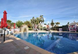 SUCCESSFUL COMMERCIAL BUSINESS - SWIMMING POOL BAR AND RESTAURANT - 15 HOLE CRAZY GOLF COURSE SUCCESSFUL COMMERCIAL BUSINESS - SWIMMING POOL BAR AND RESTAURANT - 15 HOLE CRAZY GOLF COURSE