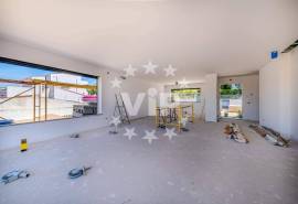 ALBUFEIRA - 3 BEDROOMS VILLA - SWIMMING POOL, GARDEN - LARGE GARAGE ALBUFEIRA - 3 BEDROOMS VILLA - SWIMMING POOL, GARDEN - LARGE GARAGE