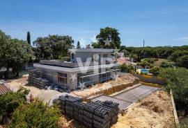 ALBUFEIRA - 3 BEDROOMS VILLA - SWIMMING POOL, GARDEN - LARGE GARAGE ALBUFEIRA - 3 BEDROOMS VILLA - SWIMMING POOL, GARDEN - LARGE GARAGE