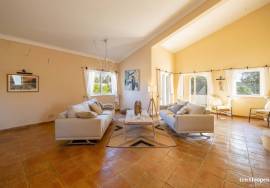 Lakeside Villa on Barragem da Bravura with Exceptional Privacy & Potential