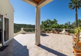 Lakeside Villa on Barragem da Bravura with Exceptional Privacy & Potential