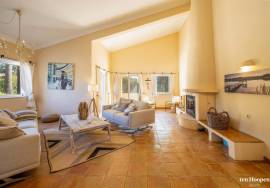 Lakeside Villa on Barragem da Bravura with Exceptional Privacy & Potential