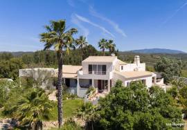 Lakeside Villa on Barragem da Bravura with Exceptional Privacy & Potential
