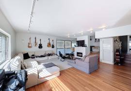 4 Bedroom Duplex Apartment with Terrace and 4 Parking Spaces