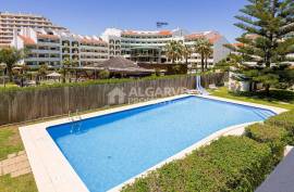 Beautiful 2 bedroom apartment, recently renovated, in the center of Albufeira, near the beach.