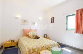 Beautiful 2 bedroom apartment, recently renovated, in the center of Albufeira, near the beach. Beautiful 2 bedroom apartment, recently renovated, in the center of Albufeira, near the beach.