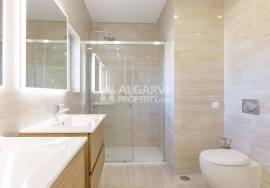 Charming 3+1 bedroom house with basement and pool near the center of Almancil.