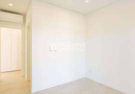 Charming 3+1 bedroom house with basement and pool near the center of Almancil.