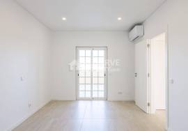 Charming 3+1 bedroom house with basement and pool near the center of Almancil.