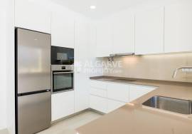 Charming 3+1 bedroom house with basement and pool near the center of Almancil.