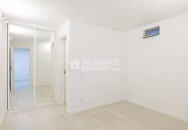 Charming 3+1 bedroom house with basement and pool near the center of Almancil.