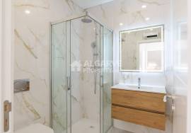 Charming 3+1 bedroom house with basement and pool near the center of Almancil.