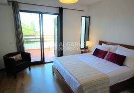 Two bedroom townhouse in a quiet residential area near the golf course in Vilamoura.