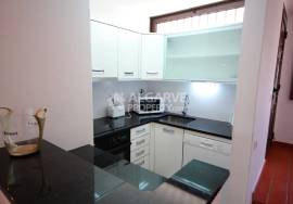 Two bedroom townhouse in a quiet residential area near the golf course in Vilamoura.