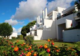 Two bedroom townhouse in a quiet residential area near the golf course in Vilamoura.