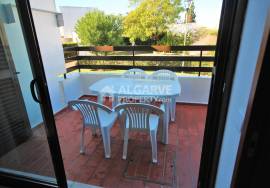 Two bedroom townhouse in a quiet residential area near the golf course in Vilamoura.