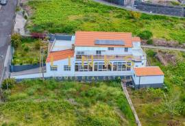 House - T2 + Apartment T3 with Active Local Accommodation – Calheta, Madeira