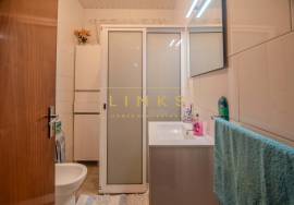 House - T2 + Apartment T3 with Active Local Accommodation – Calheta, Madeira House - T2 + Apartment T3 with Active Local Accommodation – Calheta, Madeira