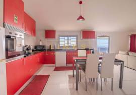 House - T2 + Apartment T3 with Active Local Accommodation – Calheta, Madeira House - T2 + Apartment T3 with Active Local Accommodation – Calheta, Madeira
