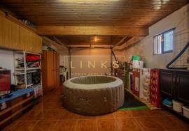 House - T2 + Apartment T3 with Active Local Accommodation – Calheta, Madeira House - T2 + Apartment T3 with Active Local Accommodation – Calheta, Madeira