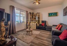 House - T2 + Apartment T3 with Active Local Accommodation – Calheta, Madeira House - T2 + Apartment T3 with Active Local Accommodation – Calheta, Madeira