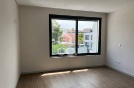 New 3 bedroom apartment on Avenida da Boavista with balcony New 3 bedroom apartment on Avenida da Boavista with balcony