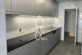 New 3 bedroom apartment on Avenida da Boavista with balcony New 3 bedroom apartment on Avenida da Boavista with balcony