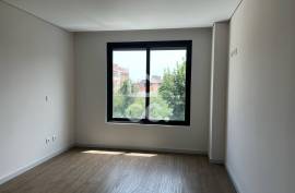 New 3 bedroom apartment on Avenida da Boavista with balcony New 3 bedroom apartment on Avenida da Boavista with balcony