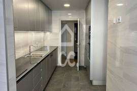 New 3 bedroom apartment on Avenida da Boavista with balcony New 3 bedroom apartment on Avenida da Boavista with balcony