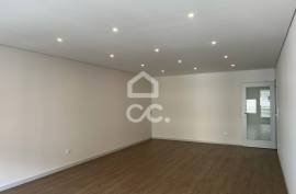 New 3 bedroom apartment on Avenida da Boavista with balcony New 3 bedroom apartment on Avenida da Boavista with balcony