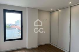 New 3 bedroom apartment on Avenida da Boavista with balcony New 3 bedroom apartment on Avenida da Boavista with balcony