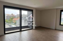 New 3 bedroom apartment on Avenida da Boavista with balcony New 3 bedroom apartment on Avenida da Boavista with balcony