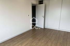 New 3 bedroom apartment on Avenida da Boavista with balcony New 3 bedroom apartment on Avenida da Boavista with balcony