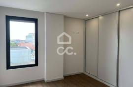 New 3 bedroom apartment on Avenida da Boavista with balcony New 3 bedroom apartment on Avenida da Boavista with balcony