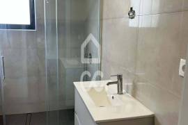 New 3 bedroom apartment on Avenida da Boavista with balcony New 3 bedroom apartment on Avenida da Boavista with balcony