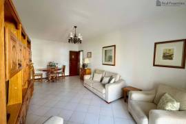 Excellent opportunity in the heart of Quarteira!