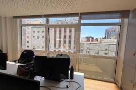Leasehold | Office | Refurbished | Av. António Serpa | Lisbon