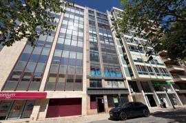 Leasehold | Office | Refurbished | Av. António Serpa | Lisbon