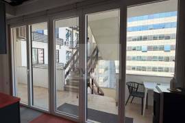 Leasehold | Office | Refurbished | Av. António Serpa | Lisbon