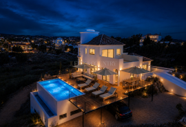 Vila Real de Santo António – 5-bedroom villa with infinity pool and sea views