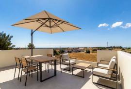 Vila Real de Santo António – 5-bedroom villa with infinity pool and sea views