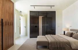 Vila Real de Santo António – 5-bedroom villa with infinity pool and sea views