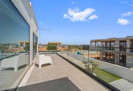 Pêra – modern 4-bedroom villa with sea views and pool