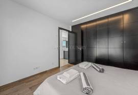Pêra – modern 4-bedroom villa with sea views and pool